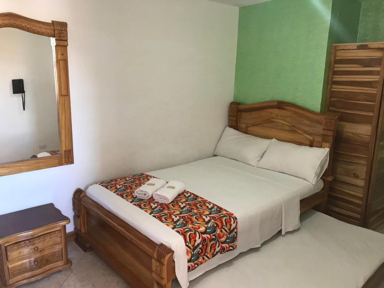 Hotel Las Guacamayas Guatapé Eksteriør bilde